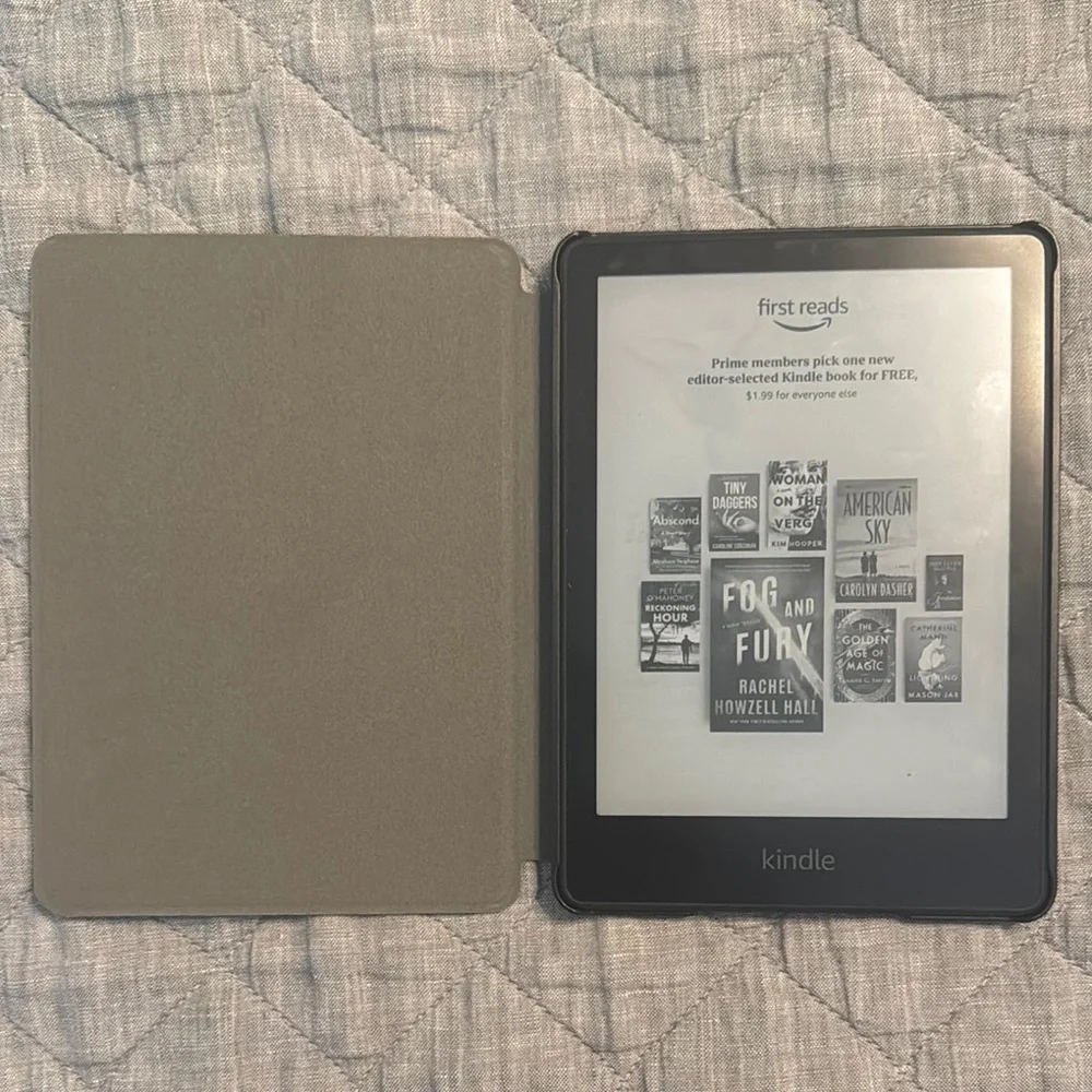 *Like New* Kindle Case for Paperwhite 11th Generation